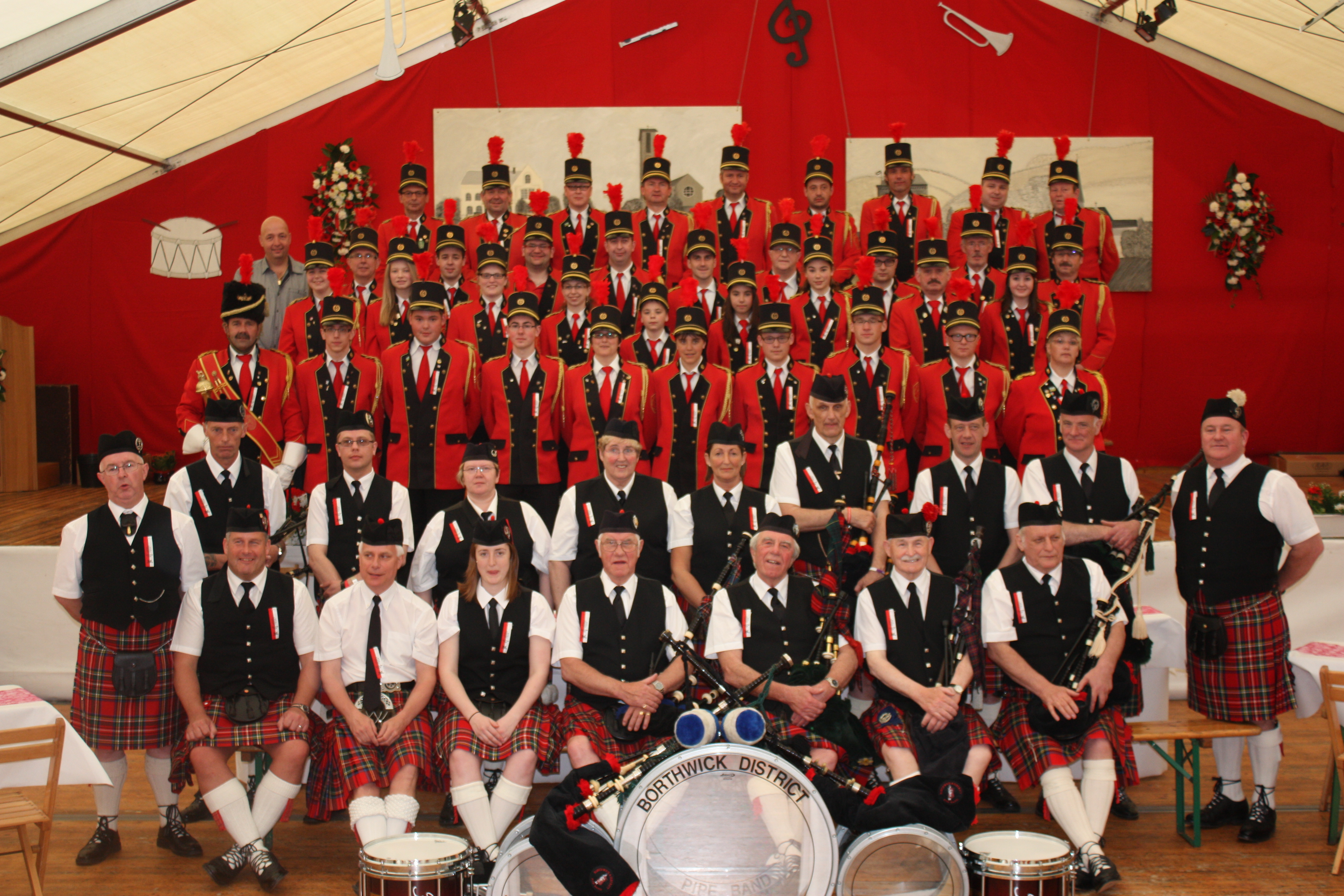 Das Corps im Jahr 2013 mit den Schotten